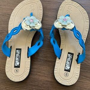 E Estela Design Trend Women Sandals Size 5 NWOT
